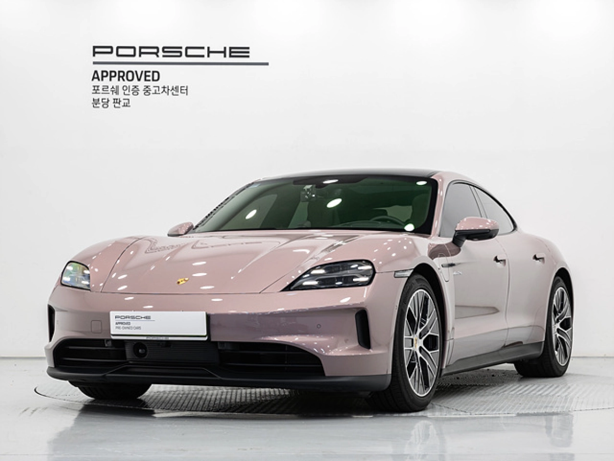 PORSCHE TAYCAN