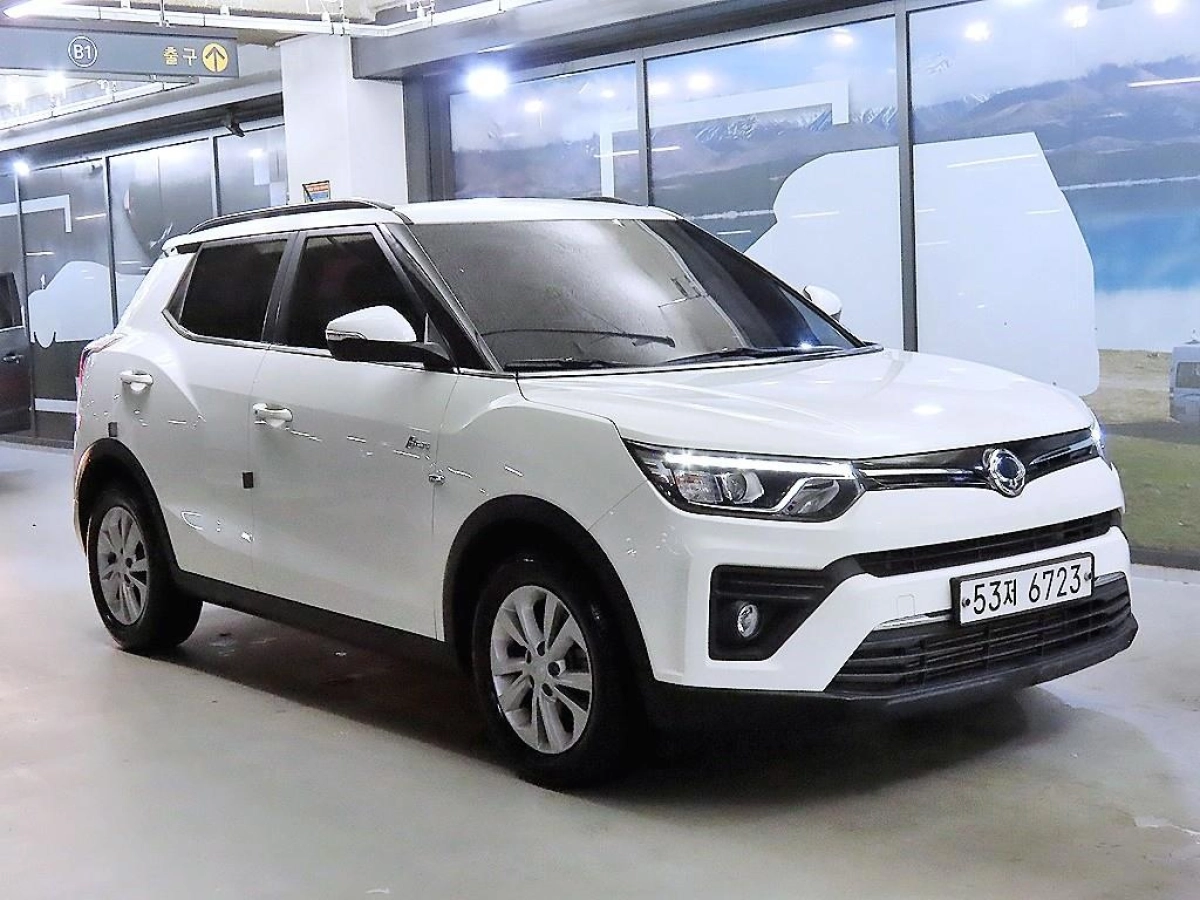 SSANGYONG TIVOLI VERY NEW  2019