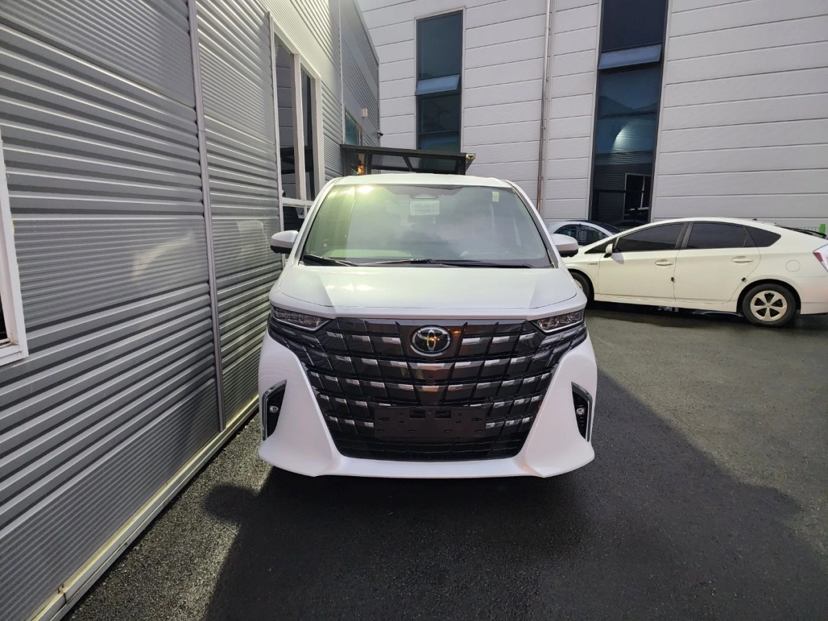 TOYOTA ALPHARD 2024