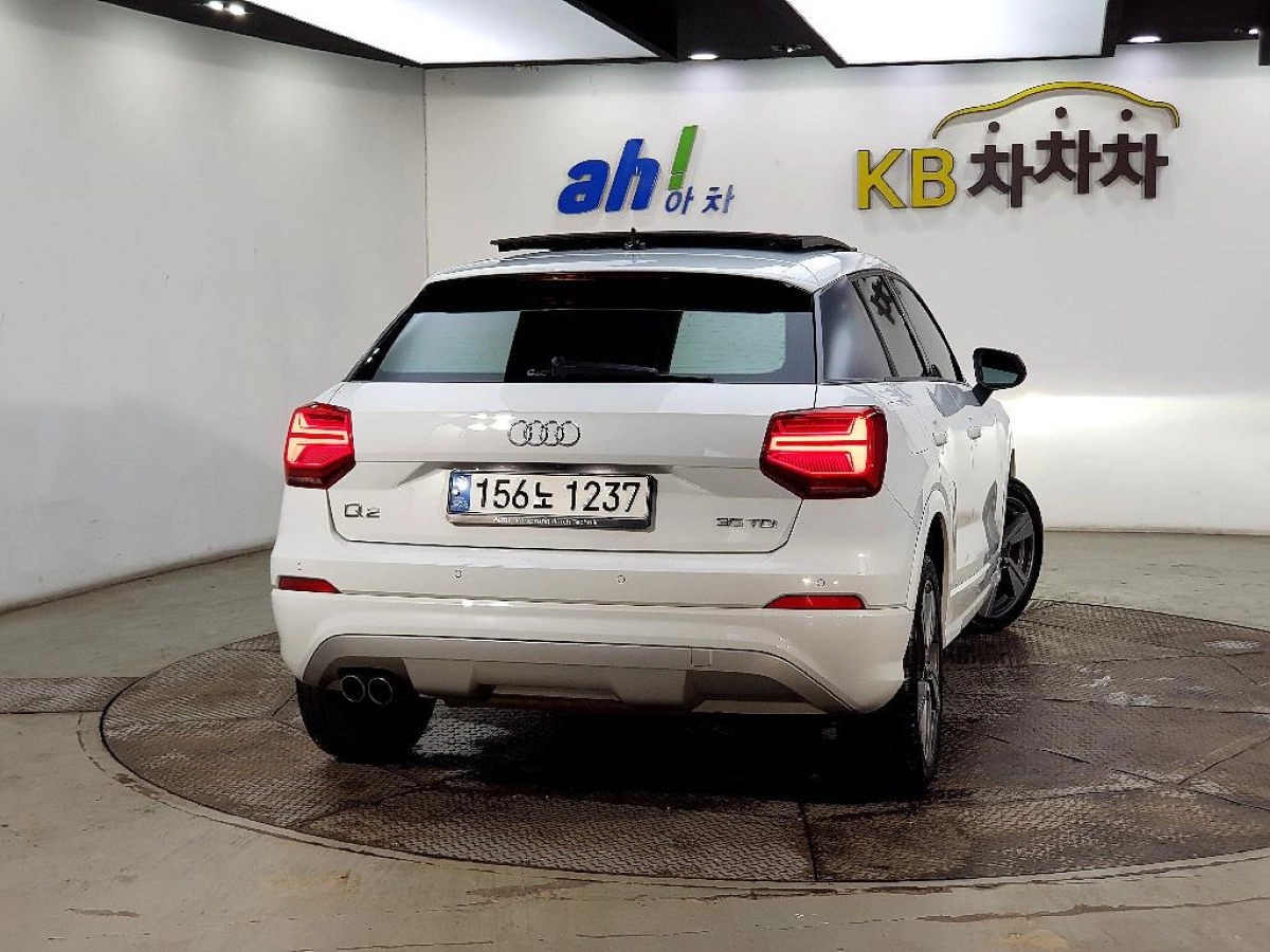 AUDI Q2