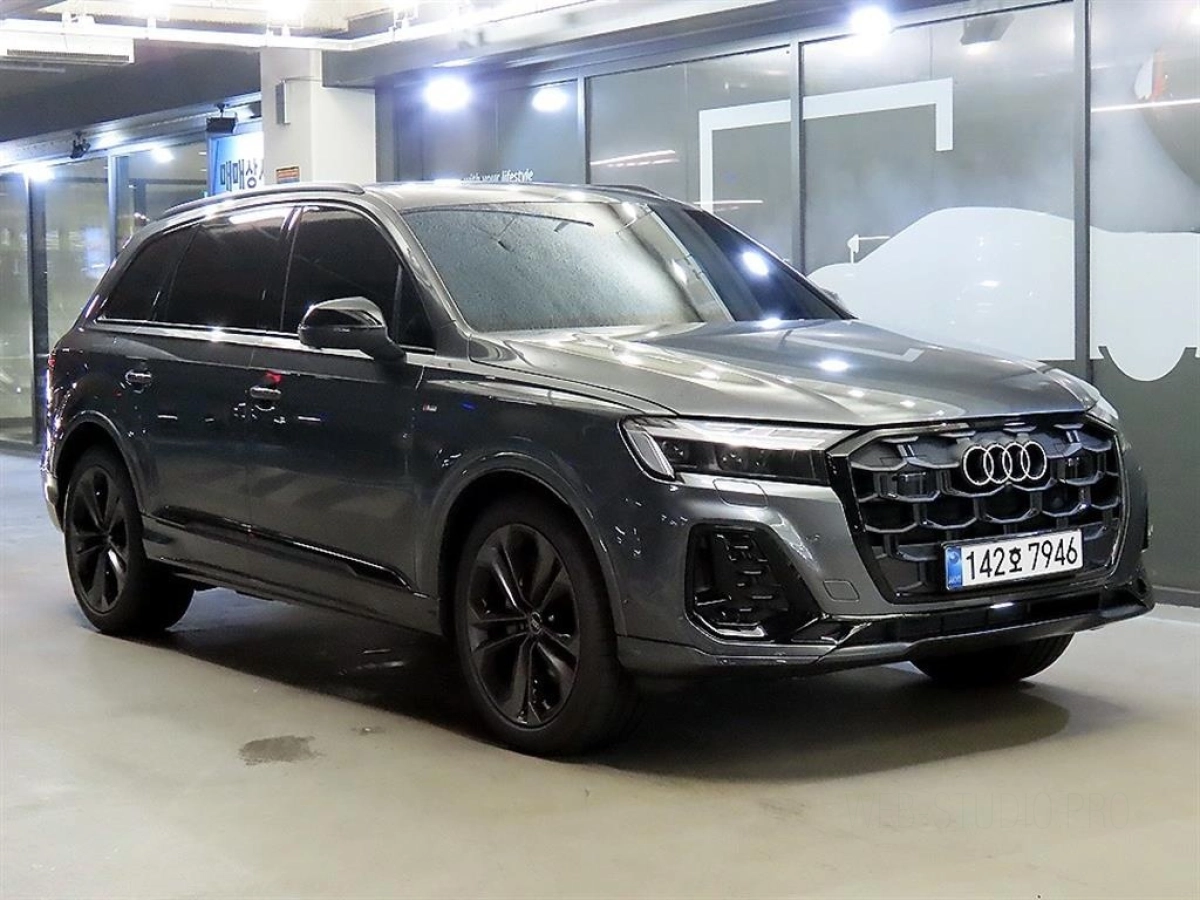 AUDI Q7 4M