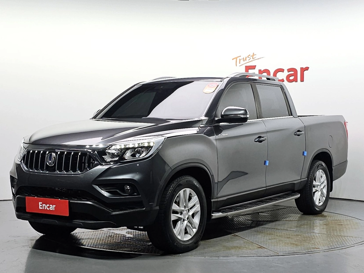 SSANGYONG REXTON SPORTS CAR