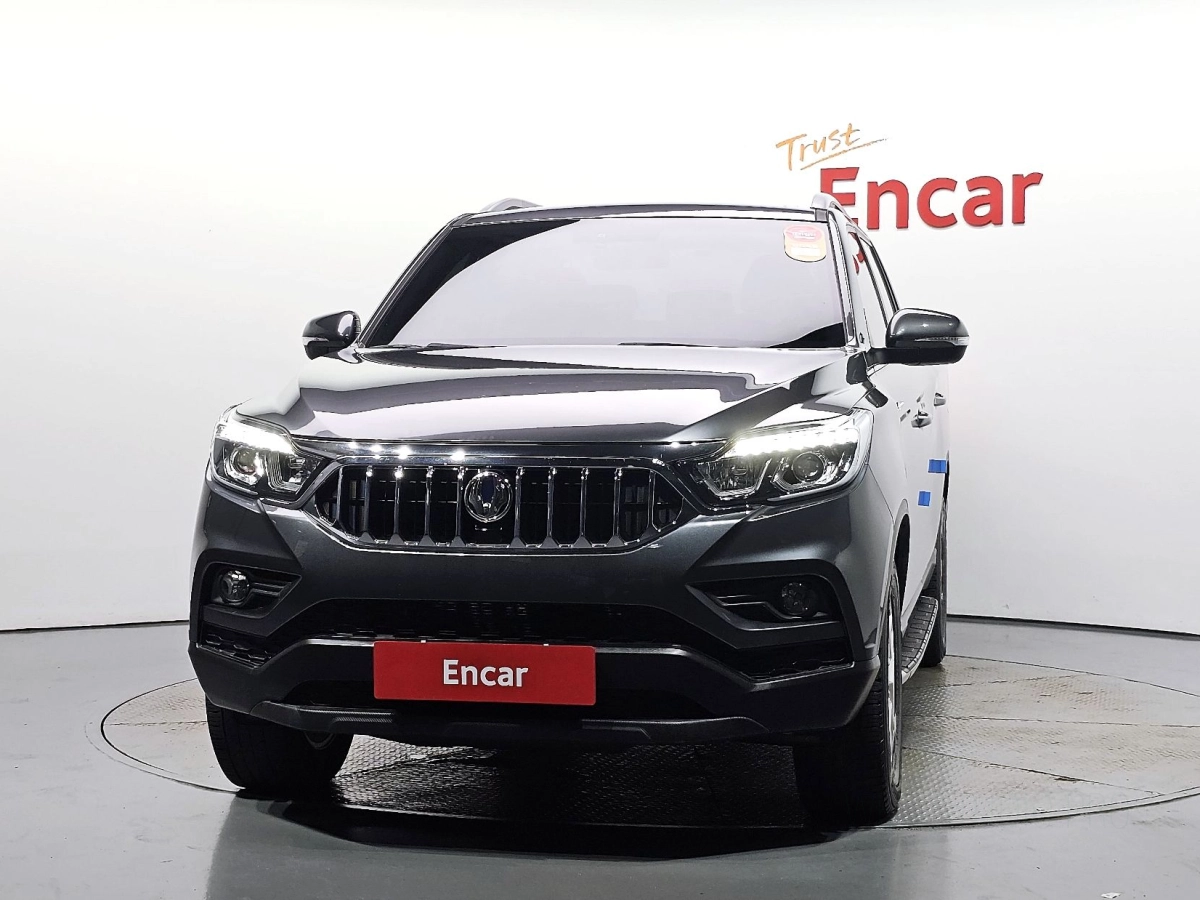 SSANGYONG REXTON SPORTS CAR