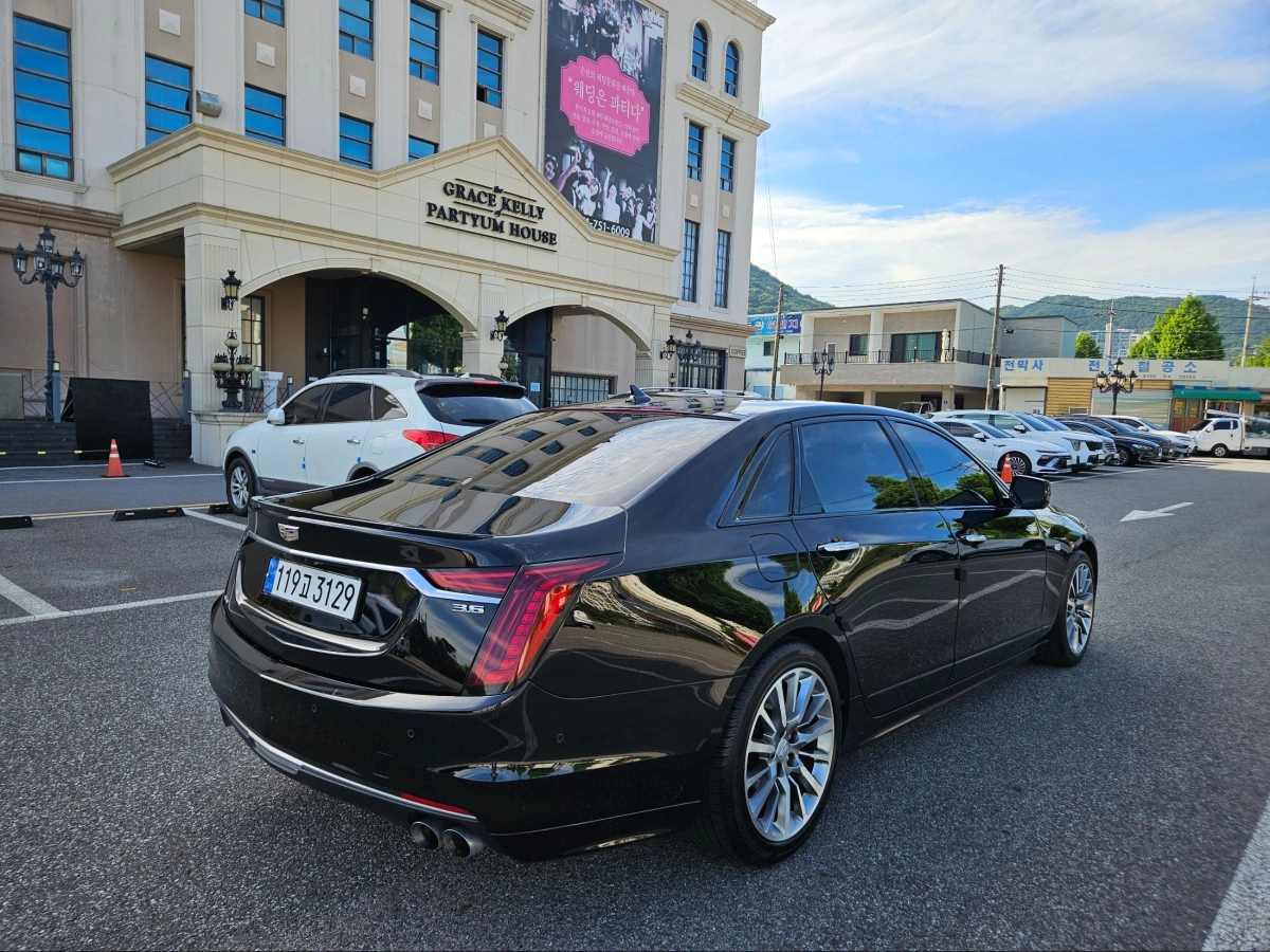 CADILLAC CT6
