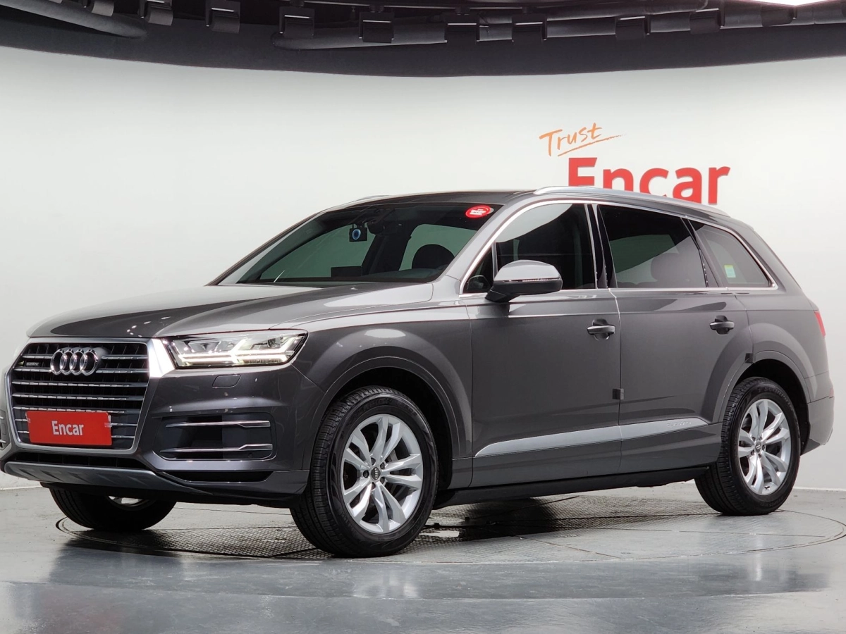 AUDI Q7 4M