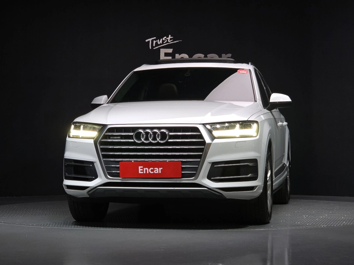 AUDI Q7 4M