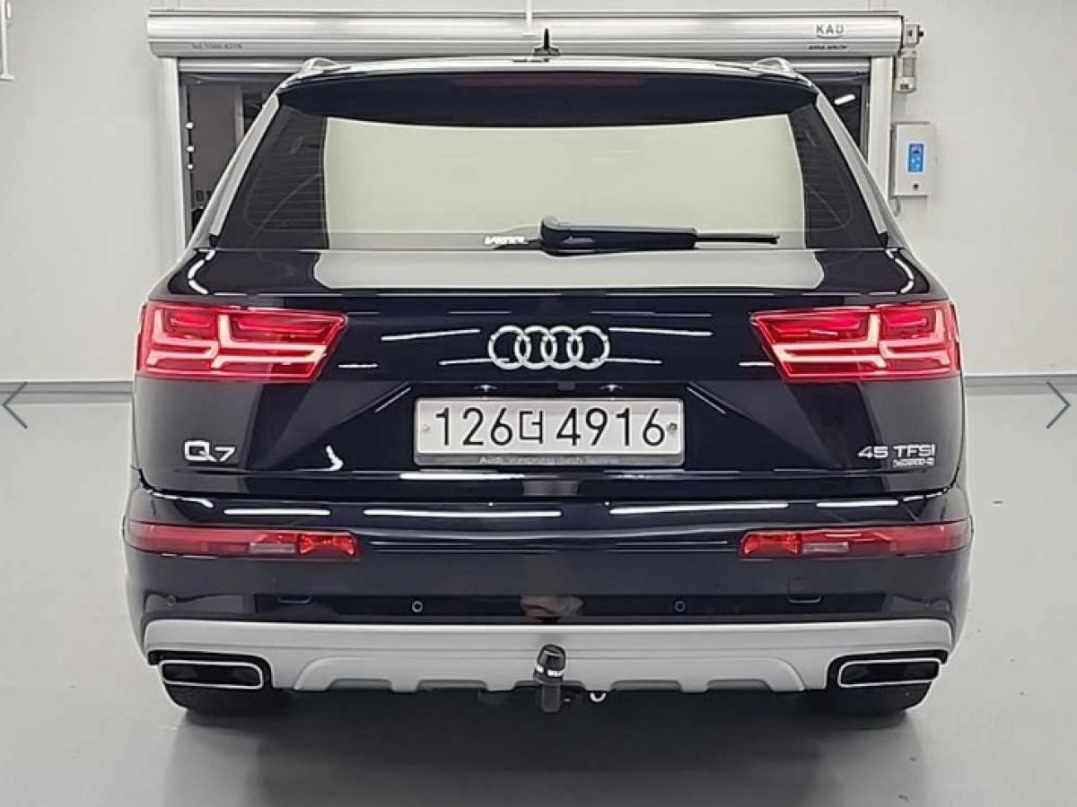 AUDI Q7 4M