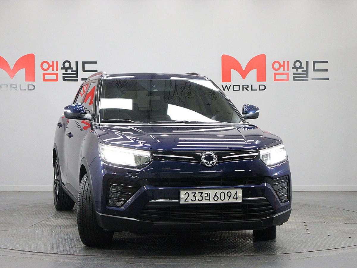 SSANGYONG TIVOLI VERY NEW