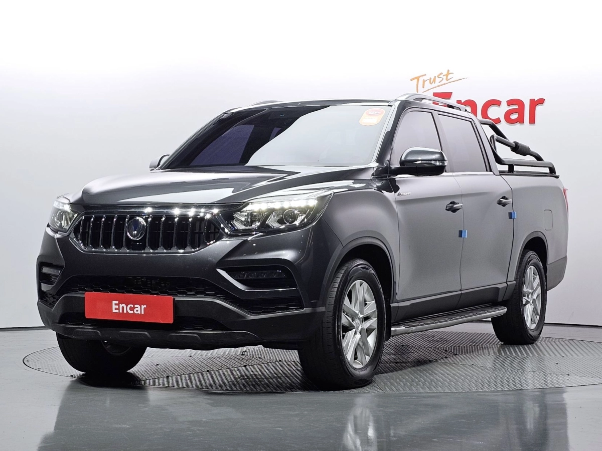 SSANGYONG REXTON SPORTS CAR