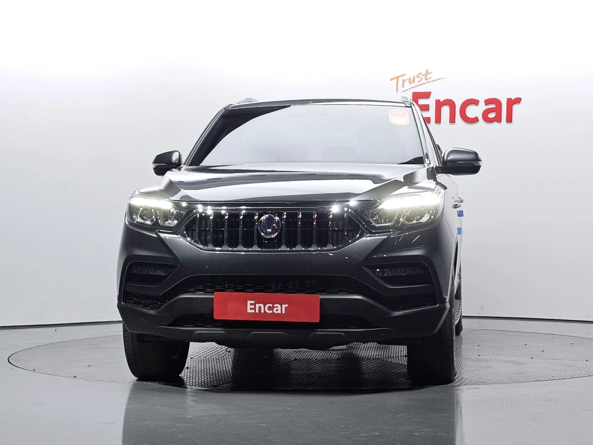 SSANGYONG REXTON SPORTS CAR