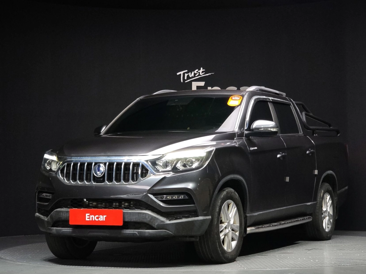 SSANGYONG REXTON SPORTS CAR