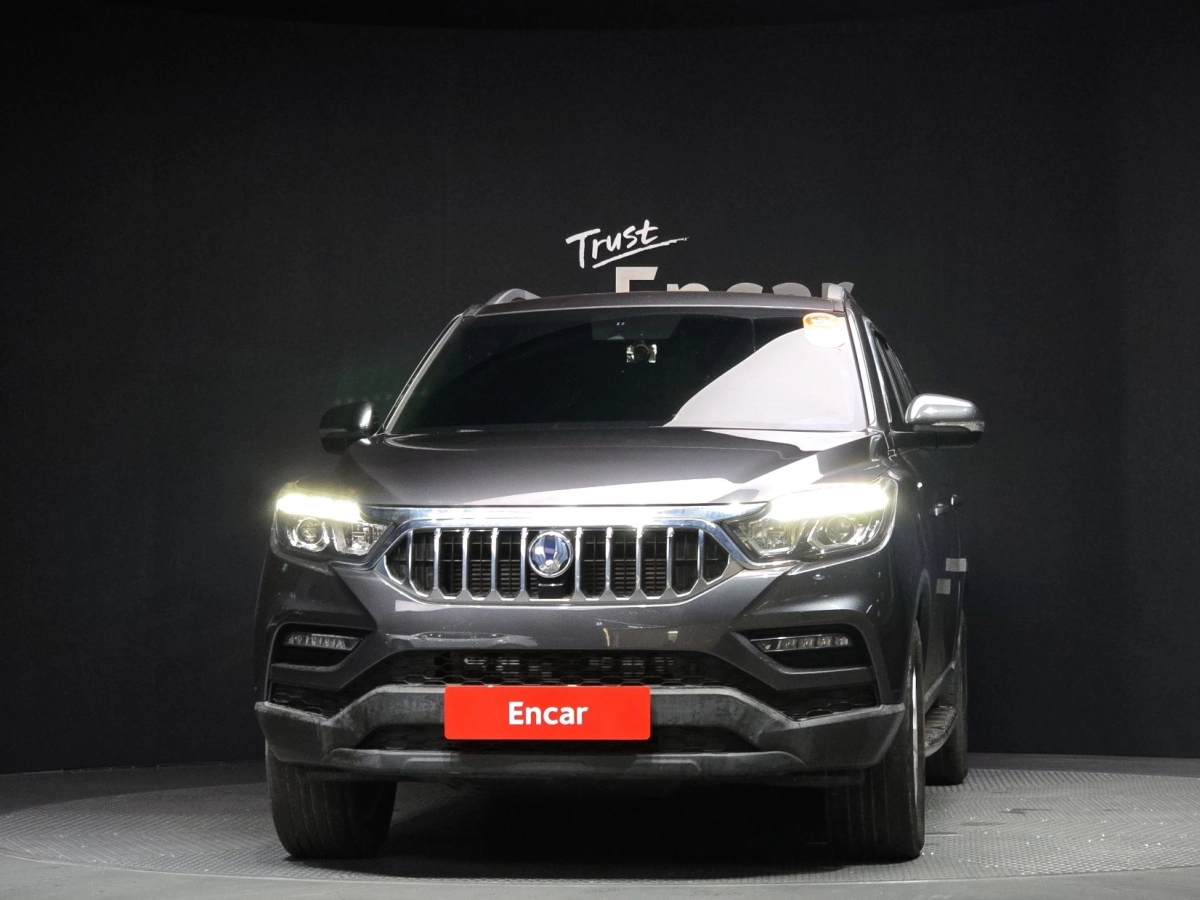 SSANGYONG REXTON SPORTS CAR