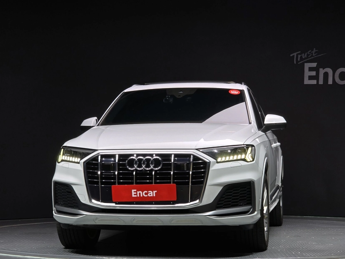 AUDI Q7 4M