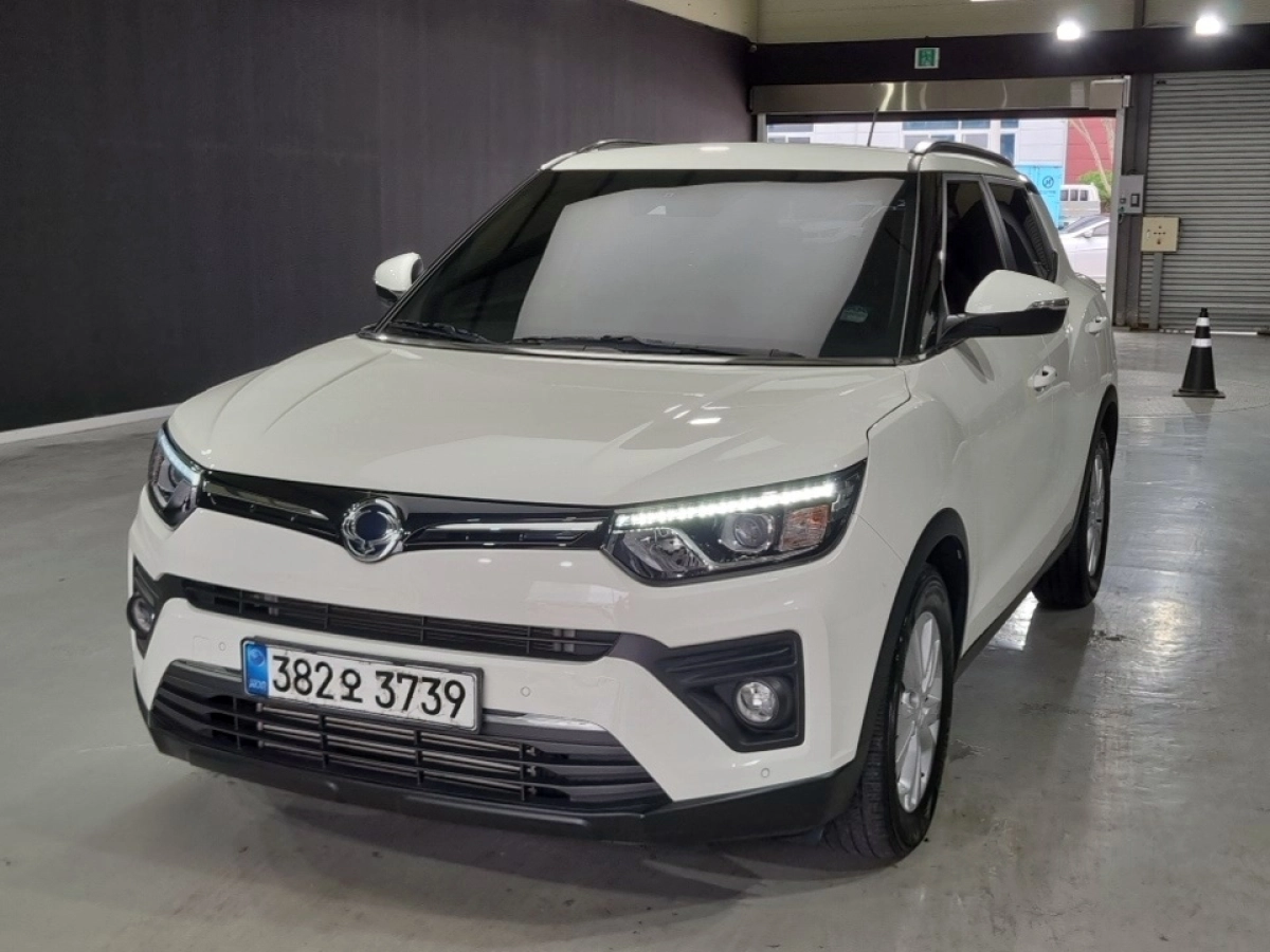 SSANGYONG TIVOLI VERY NEW