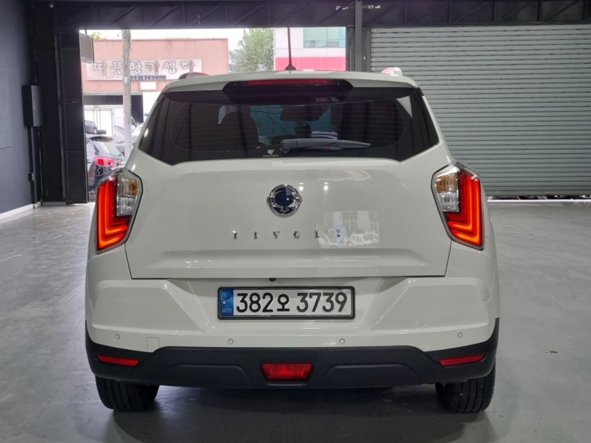 SSANGYONG TIVOLI VERY NEW