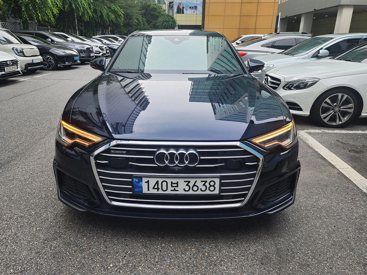 AUDI A6 C8