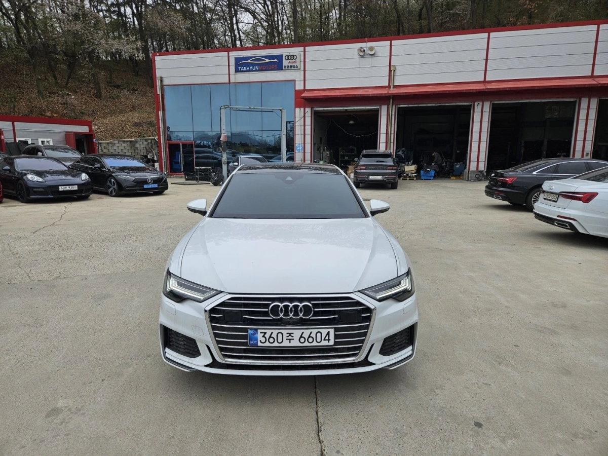 AUDI A6 C8