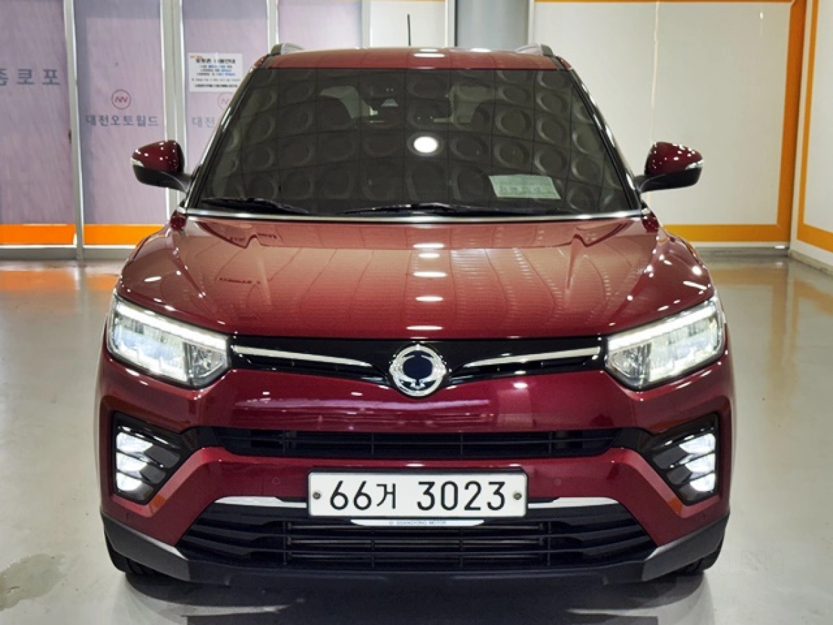 SSANGYONG TIVOLI VERY NEW  2019