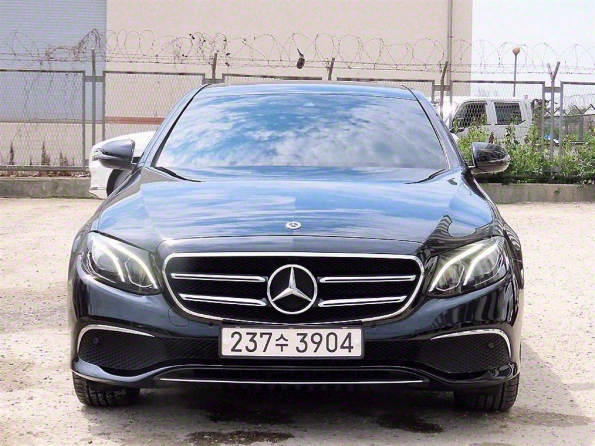 MERCEDES BENZ E-CLASS W213