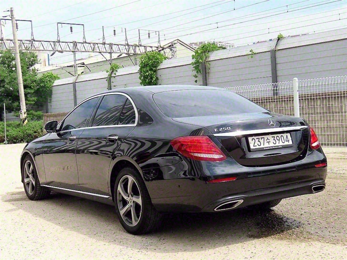 MERCEDES BENZ E-CLASS W213