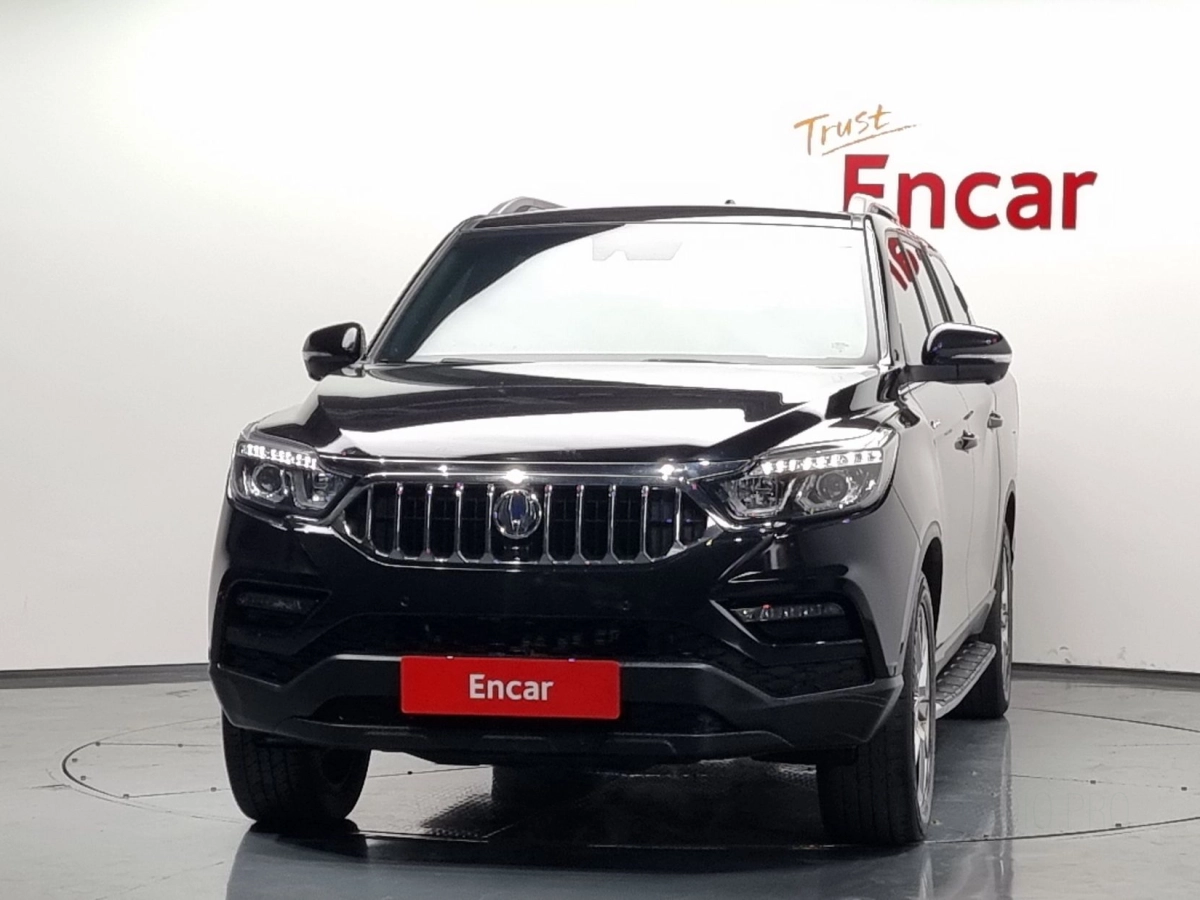 SSANGYONG REXTON SPORTS CAR