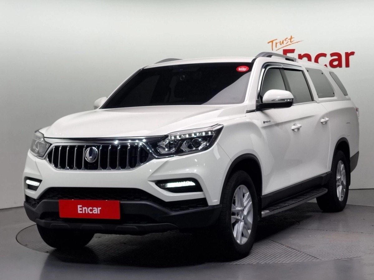 SSANGYONG REXTON SPORTS CAR