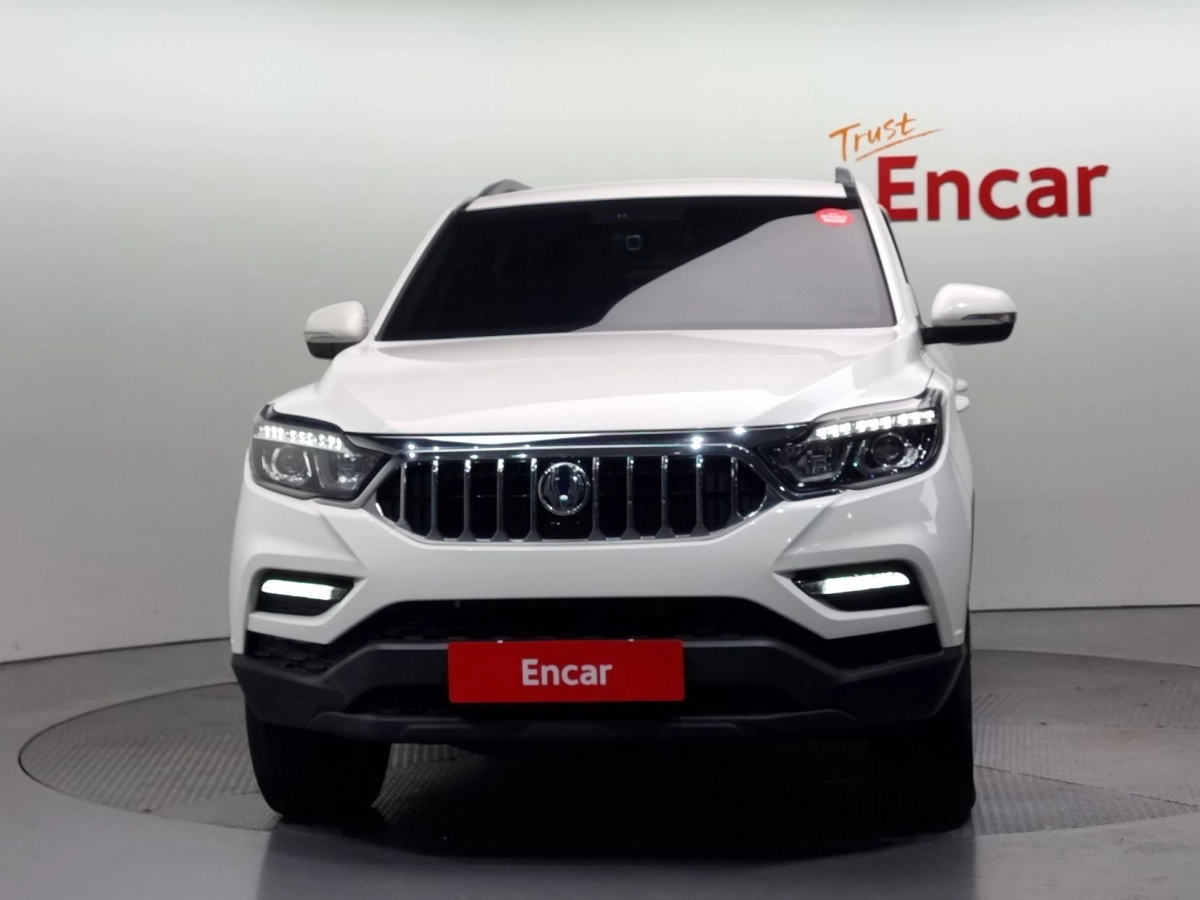 SSANGYONG REXTON SPORTS CAR