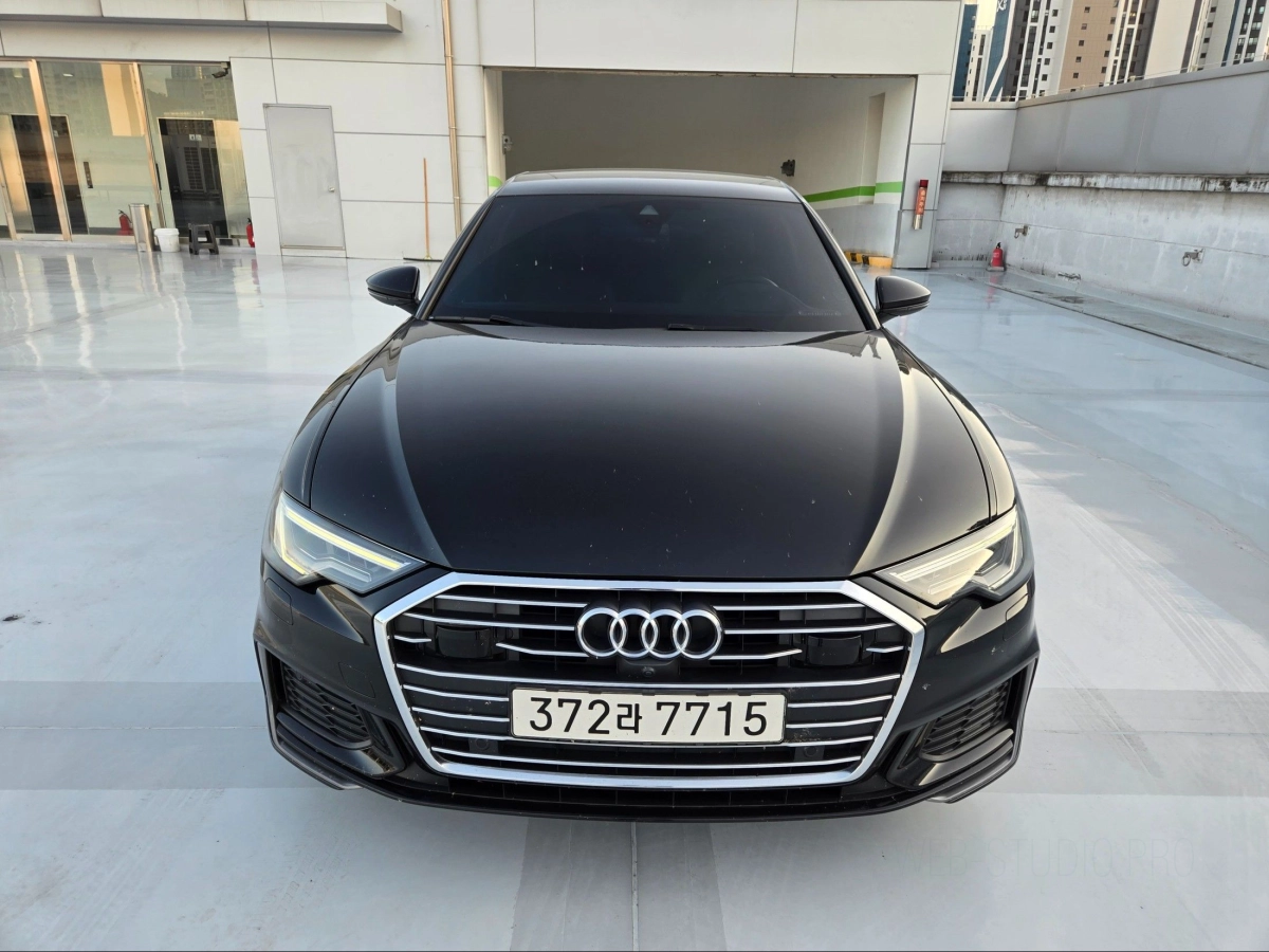 AUDI A6 C8