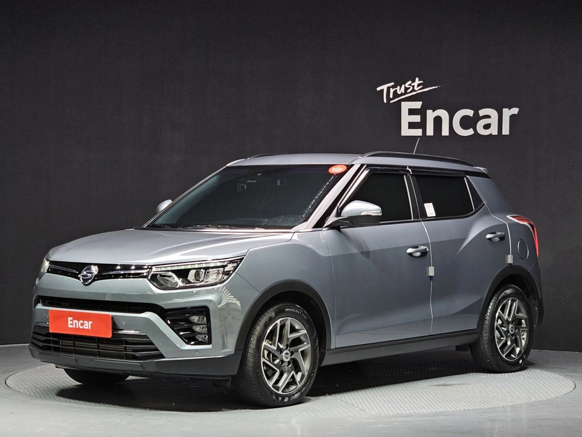 SSANGYONG TIVOLI VERY NEW