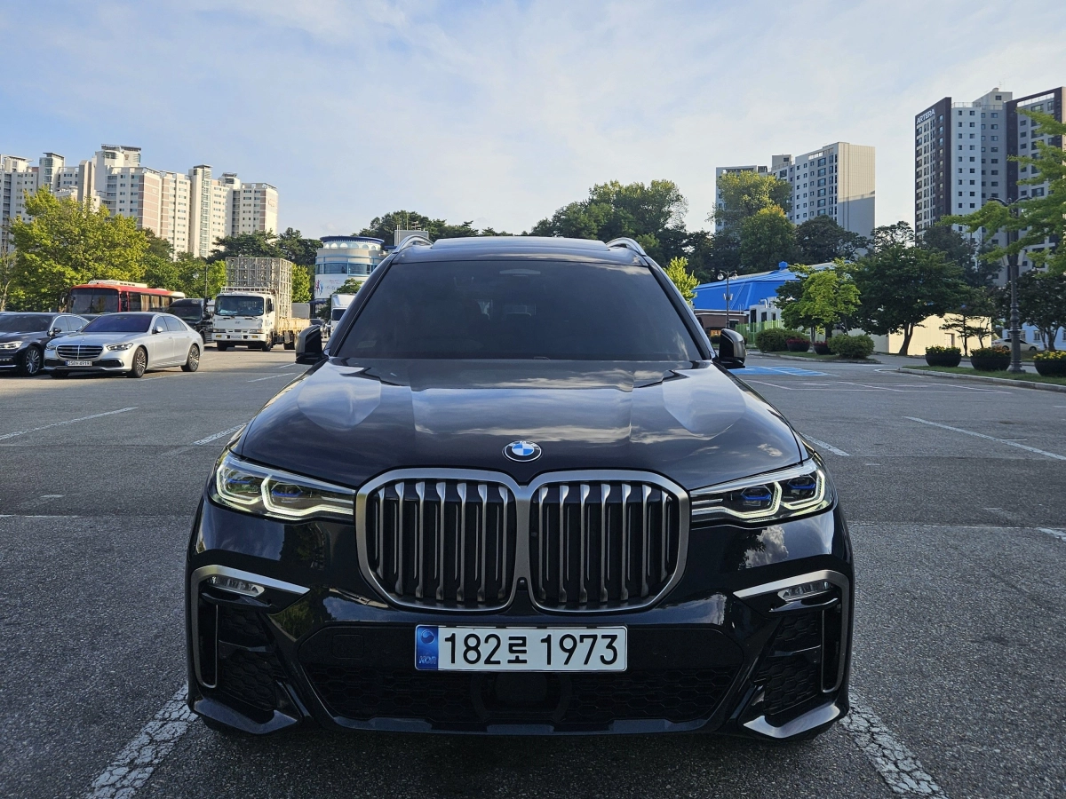 BMW X7 G07  2021
