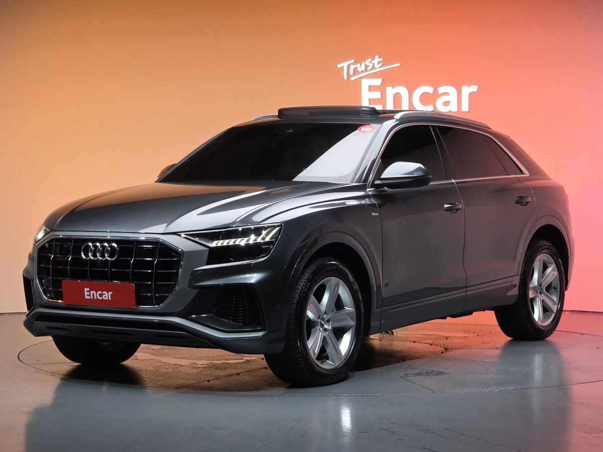 AUDI Q8 4M