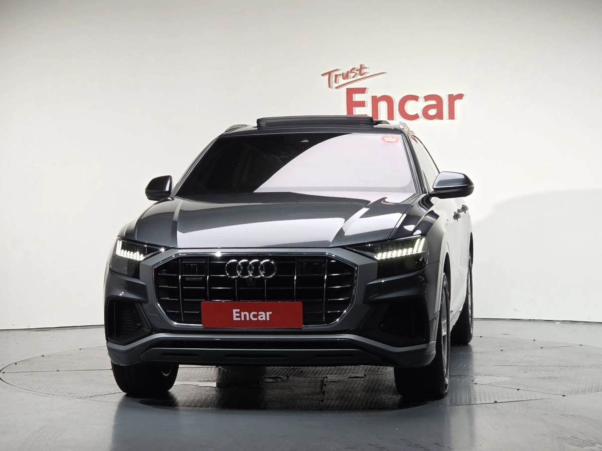AUDI Q8 4M