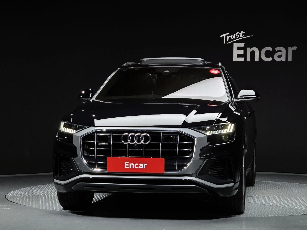 AUDI Q8 4M