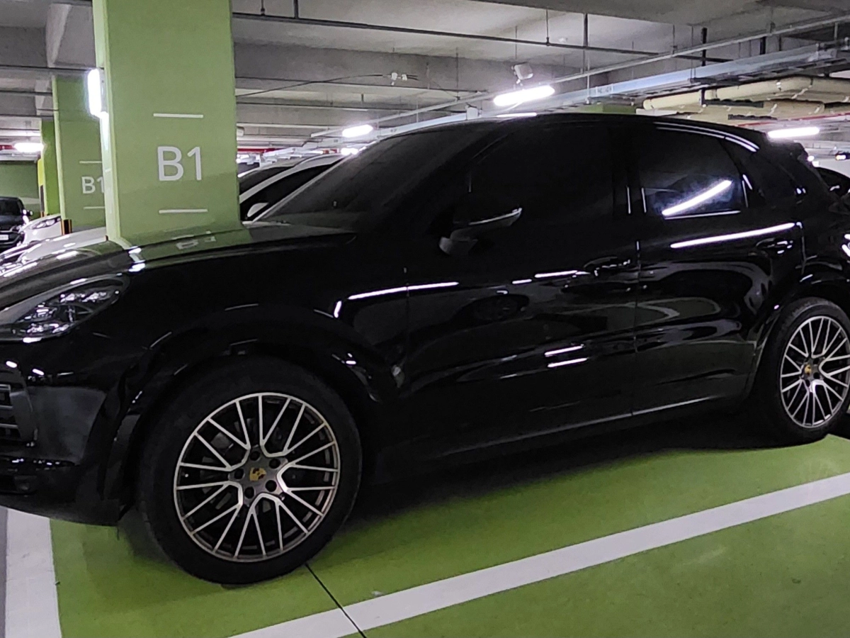 PORSCHE CAYENNE PO536