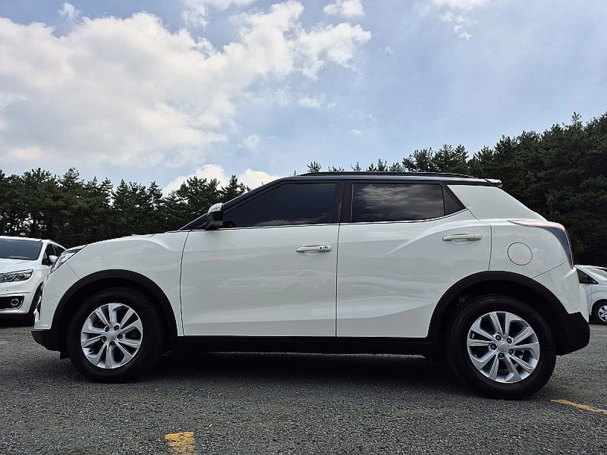 SSANGYONG TIVOLI VERY NEW