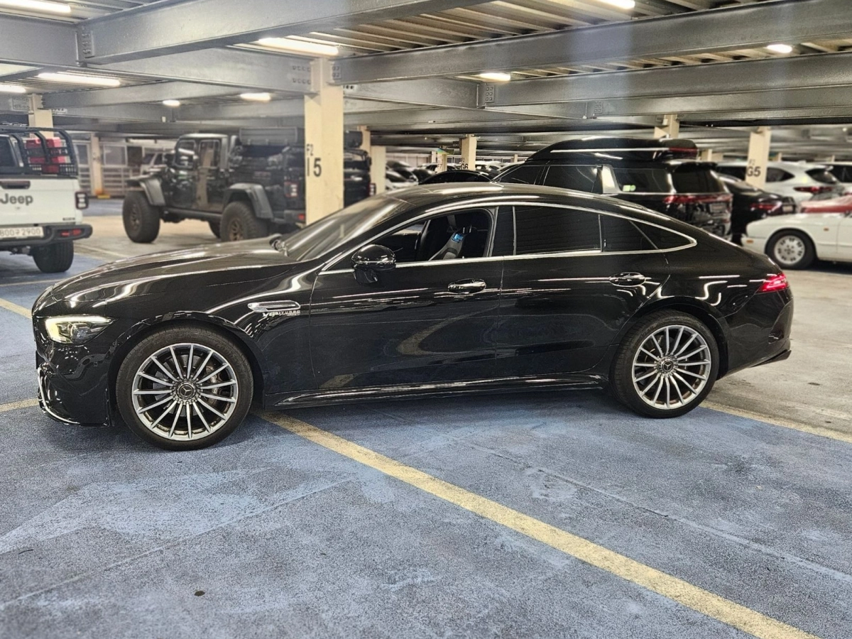 MERCEDES BENZ AMG GT