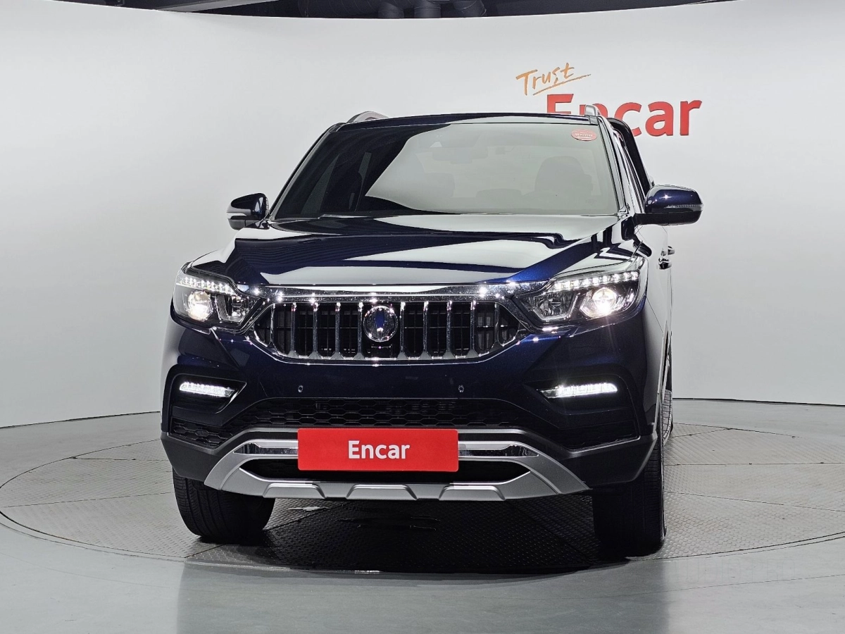 SSANGYONG REXTON SPORTS CAR