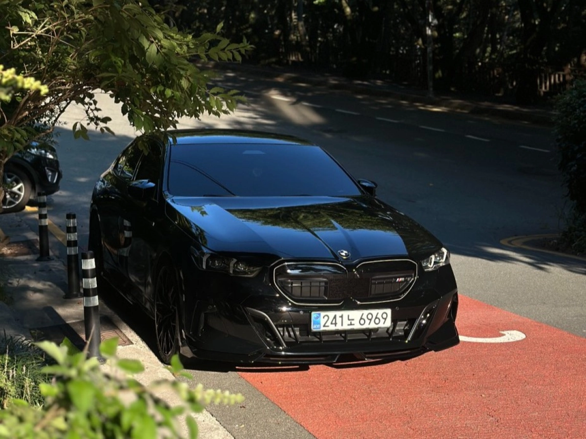 BMW 5-SERIES G60 2024