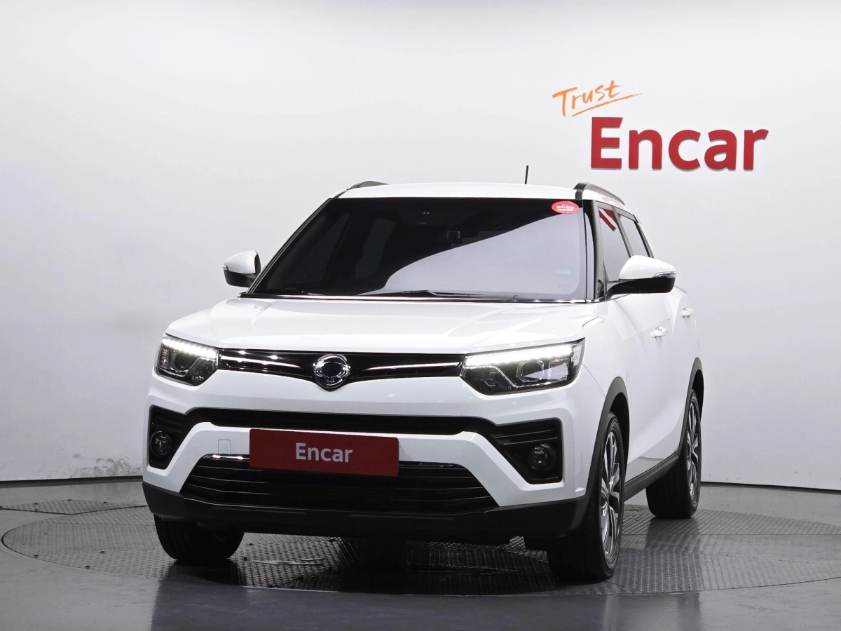 SSANGYONG TIVOLI VERY NEW