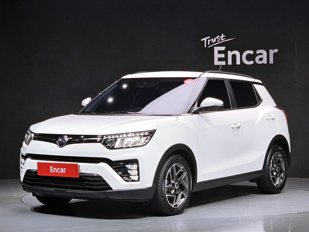 SSANGYONG TIVOLI VERY NEW