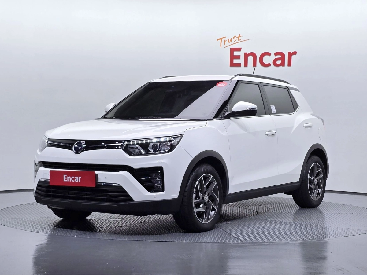 SSANGYONG TIVOLI VERY NEW