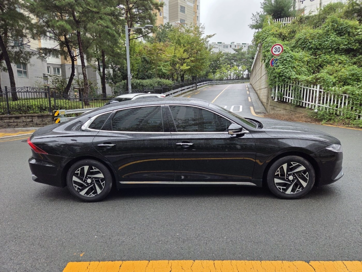 HYUNDAI GRANDEUR IG HYBRID