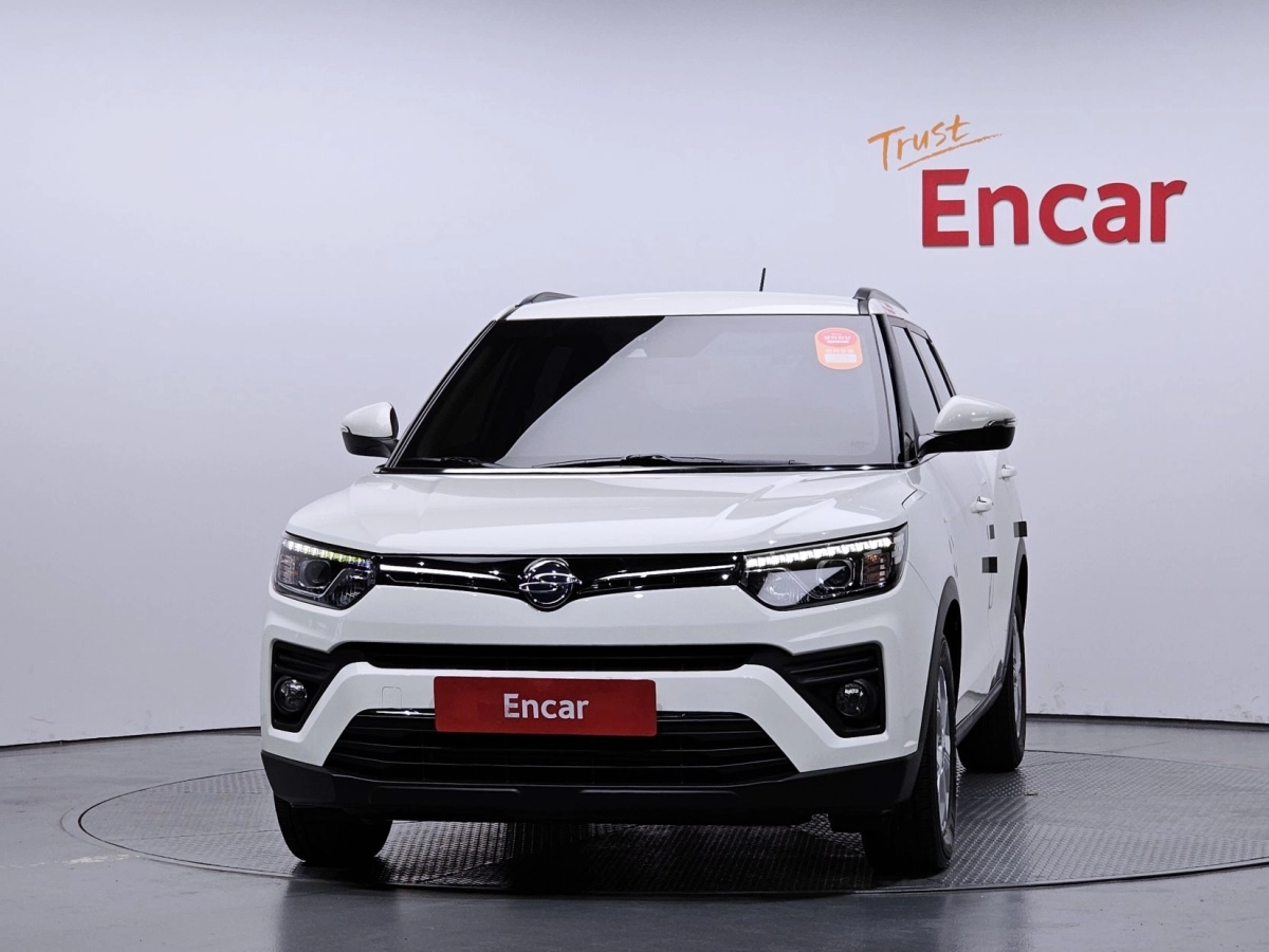 SSANGYONG TIVOLI VERY NEW