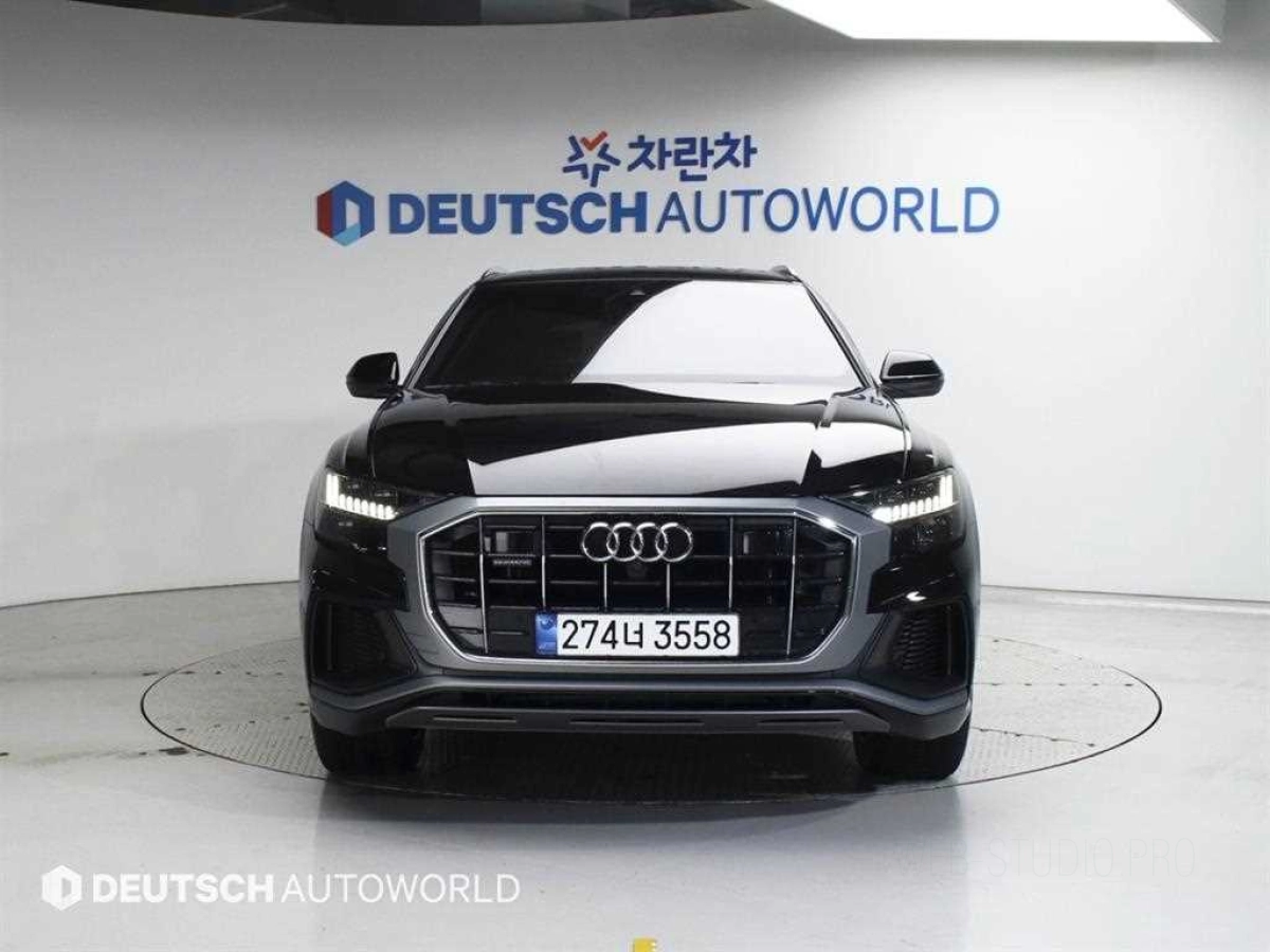 AUDI Q8 4M