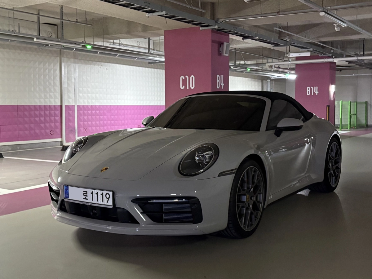 PORSCHE 911 992  2024