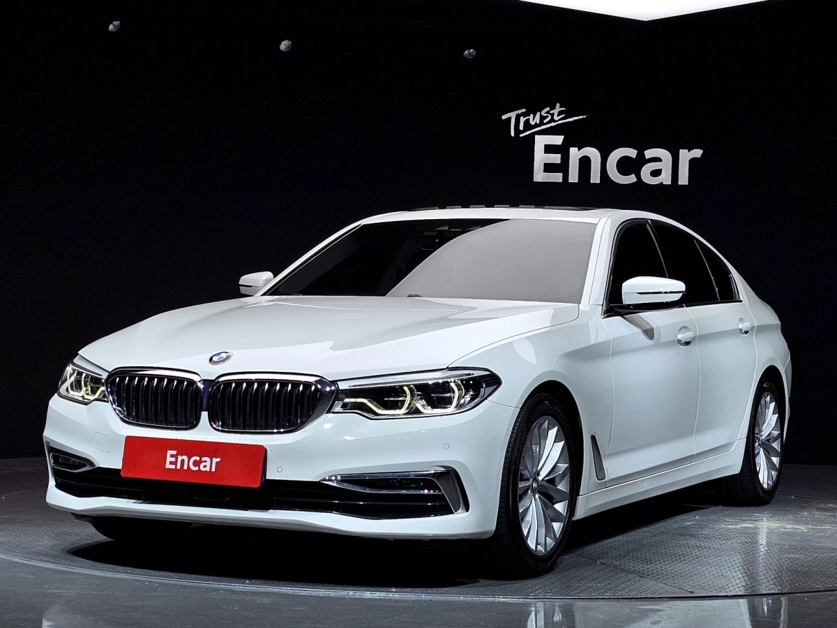 BMW 5-SERIES G30 2019