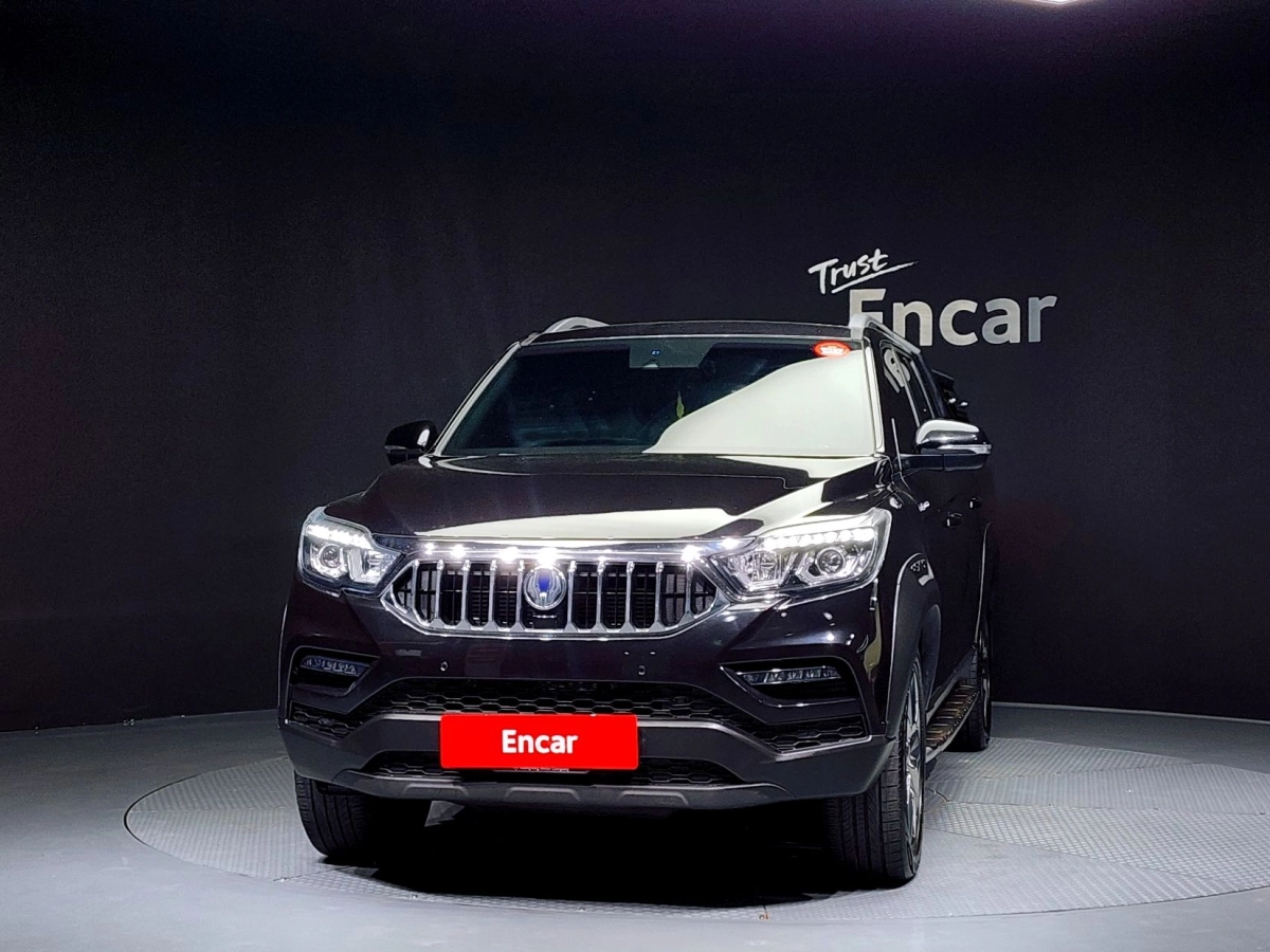 SSANGYONG REXTON SPORTS CAR