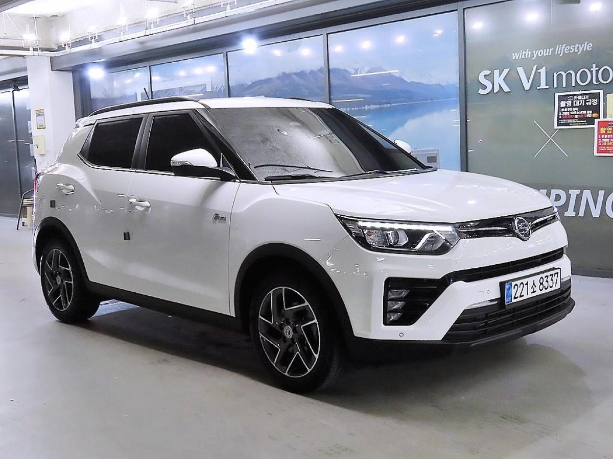 SSANGYONG TIVOLI VERY NEW