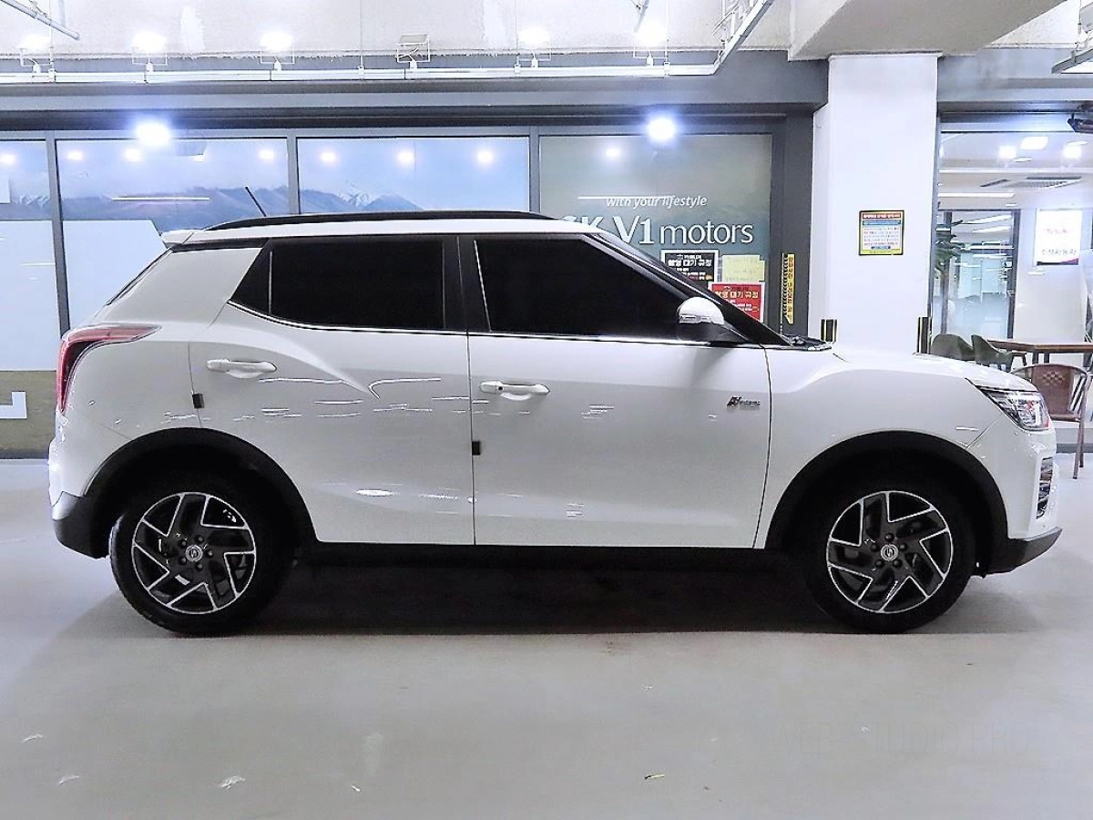 SSANGYONG TIVOLI VERY NEW