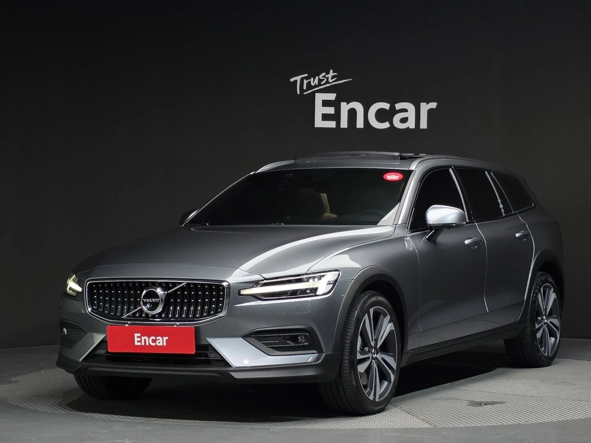 VOLVO V60 CROSS COUNTRY